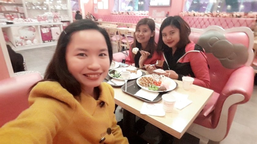 Hello Kitty Cafe